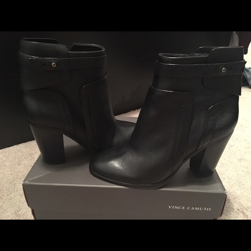 Vince Camuto Black Leather Booties size 8.